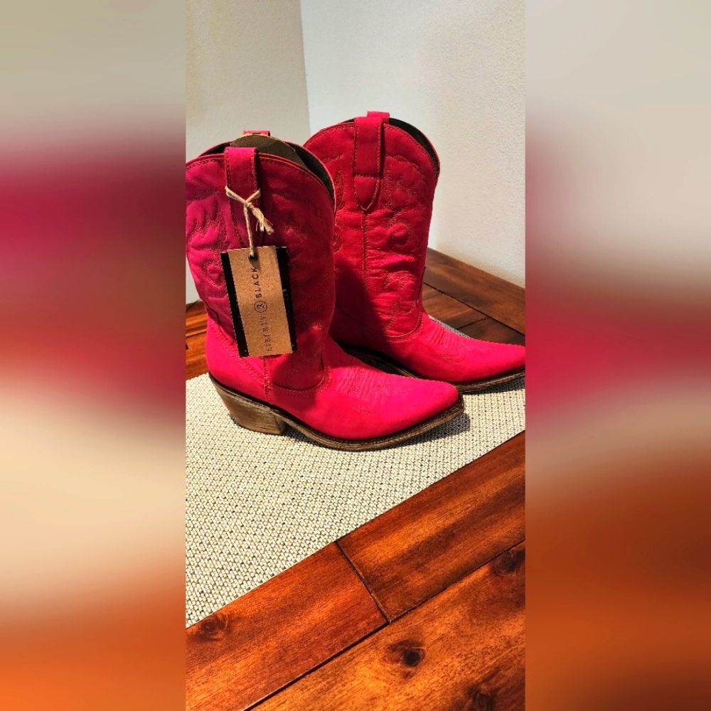 Liberty Black Fushia Boots